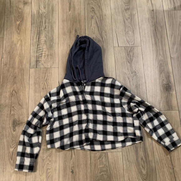 A&E oversized cropped flannel - Picture 3 of 3
